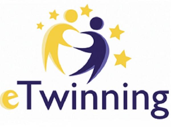 E-twinning Okulu Olma Yolunda Çalışmalarımız Devam Ediyor.